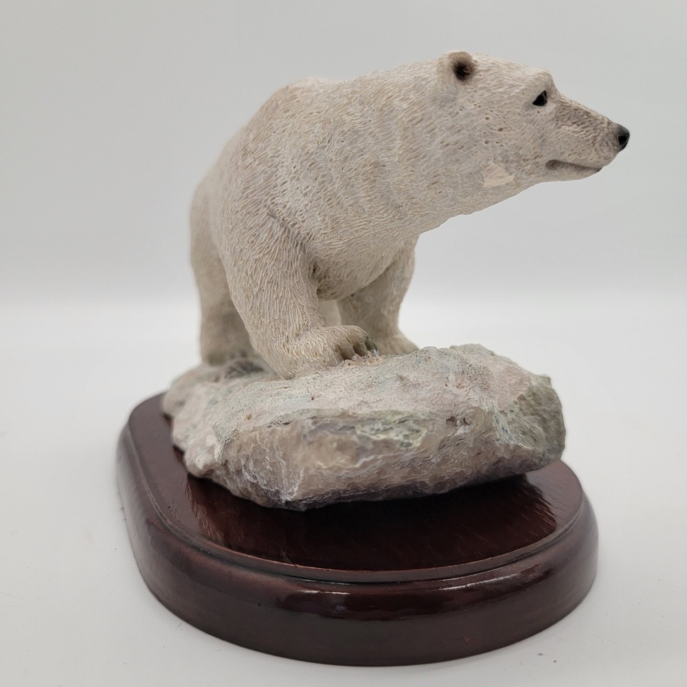 Smiling Polar Bear Statue Walking On Ice With Wooden Base 6"x4"x4" - Picture 5 of 12